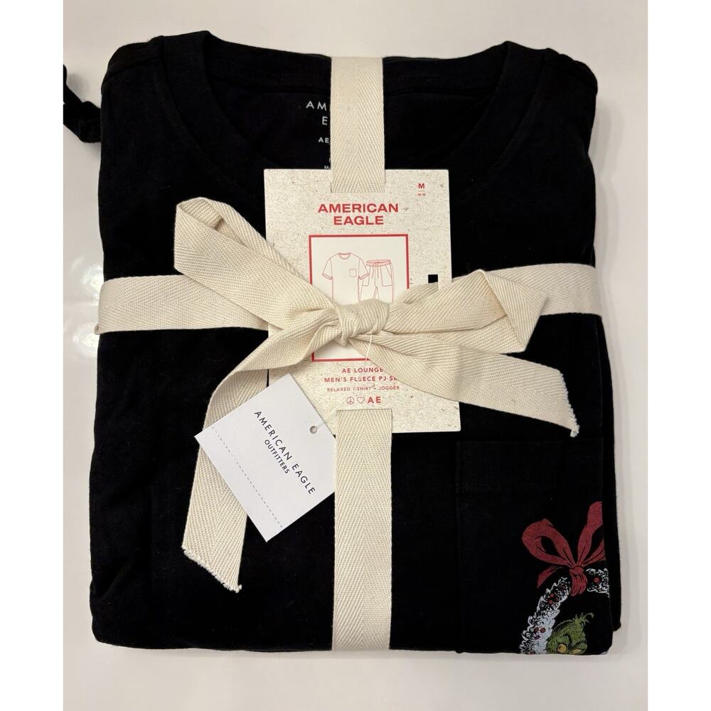 American Eagle Mens Grinch Lounge Fleece PJ Set Size Medium Black NWT
